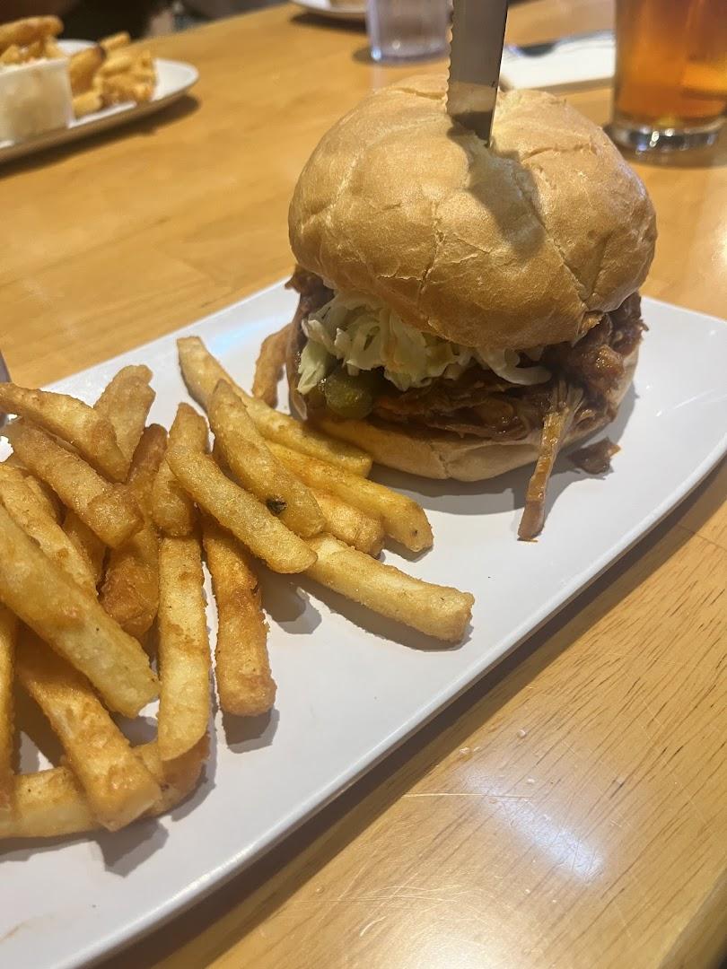 Haley's Sports Bar & Grill